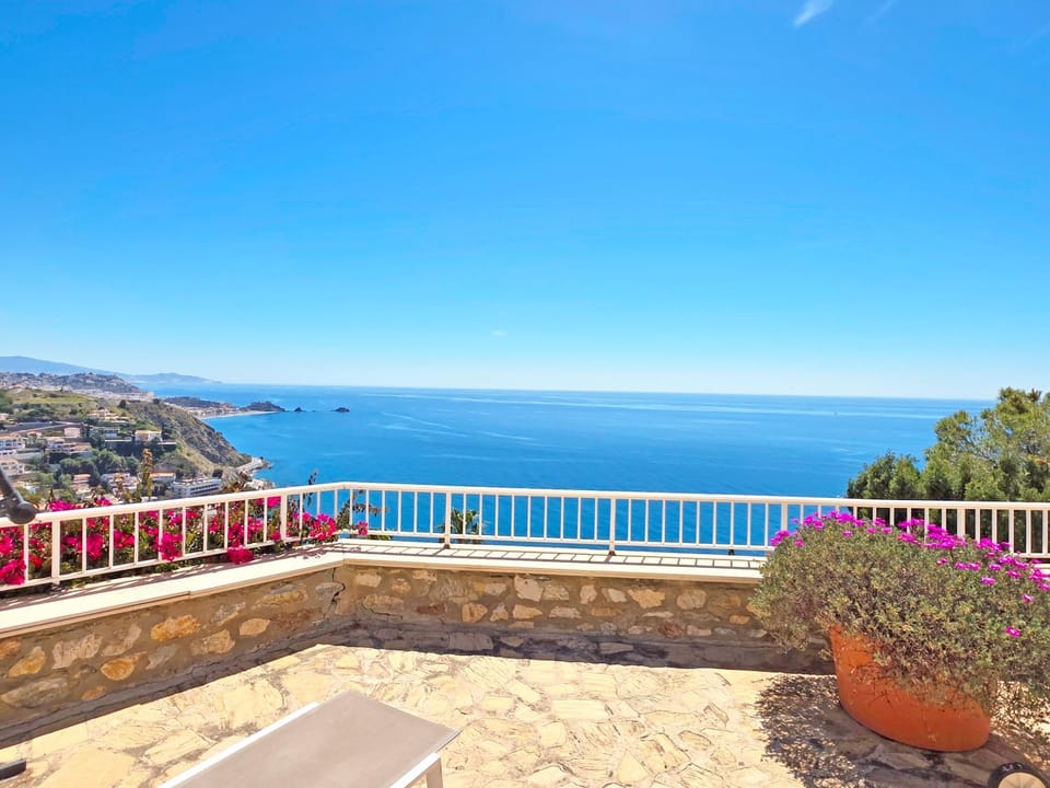 Villa Lemon Tree - Amazing sea views Villa in Costa Tropical