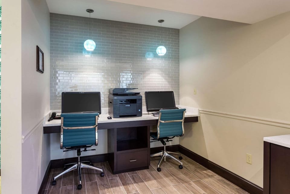 On-site shops, Business facilities, On site