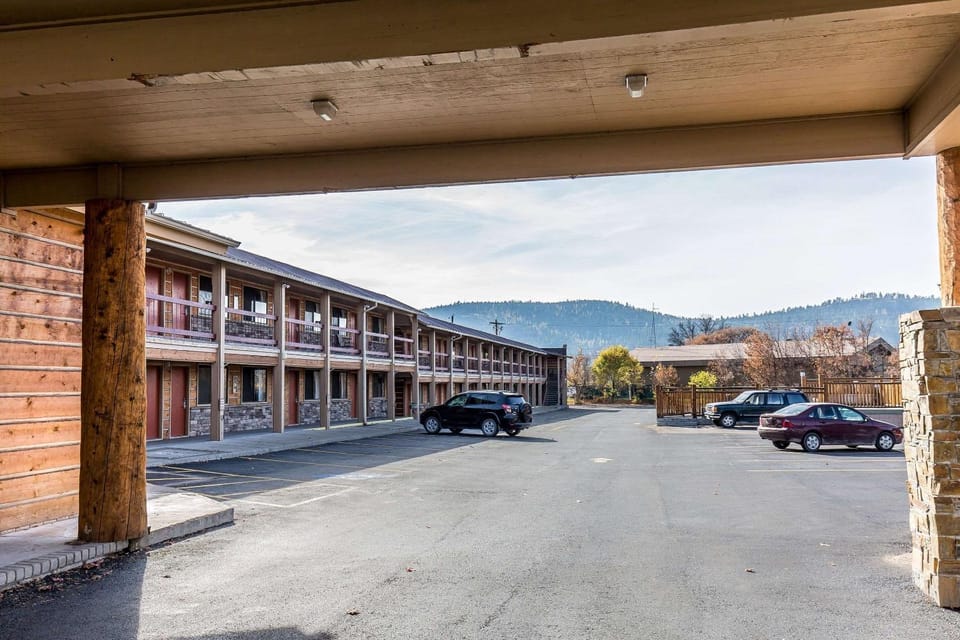 On site, Location, Parking