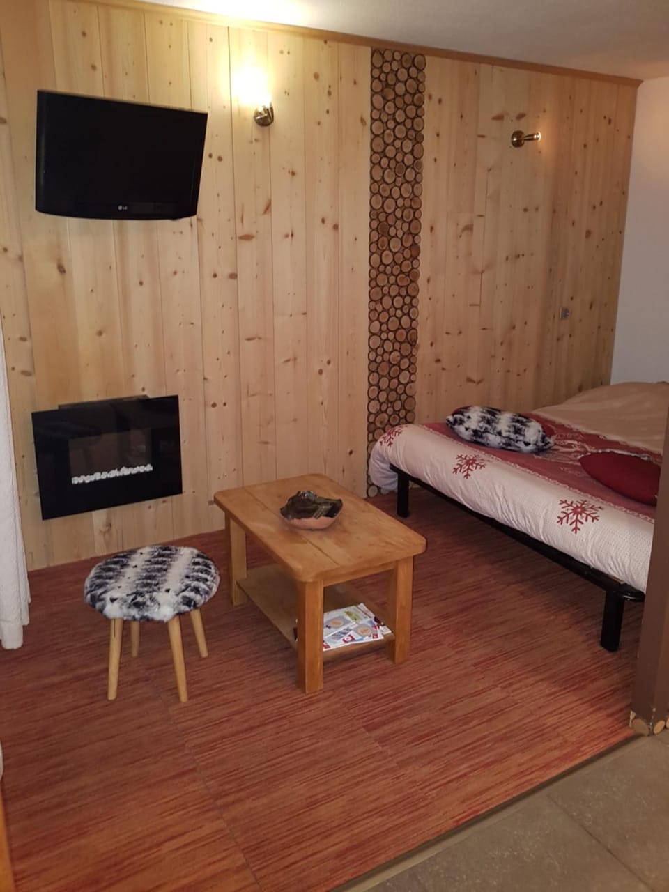 Communal lounge/ TV room