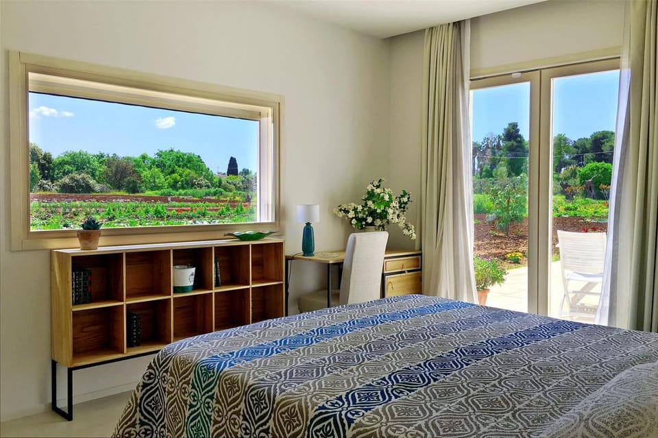 Bedroom, Garden view