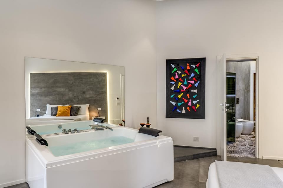Photo of the whole room, Bedroom, Bath