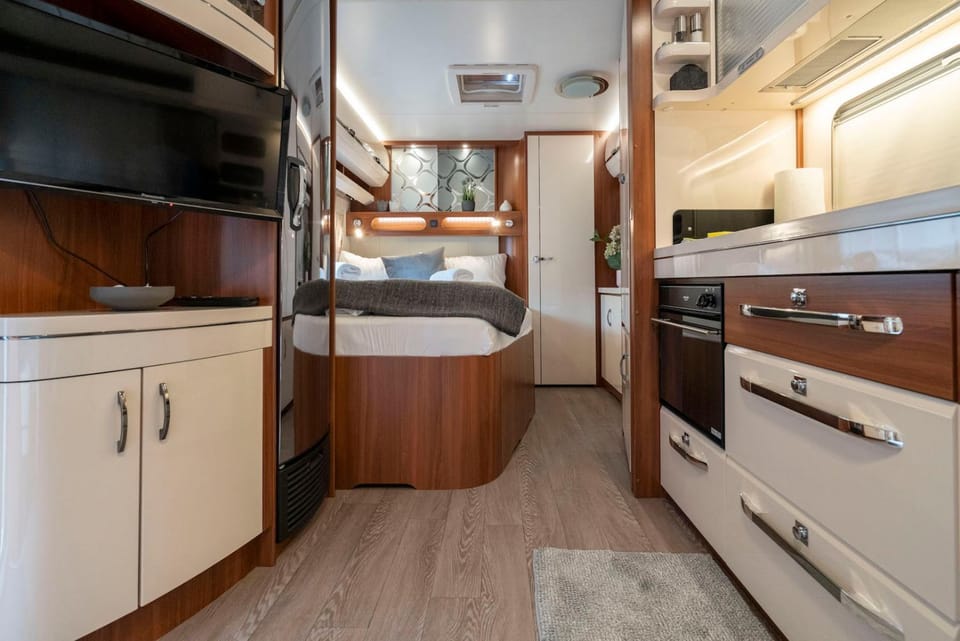 TV and multimedia, Kitchen or kitchenette