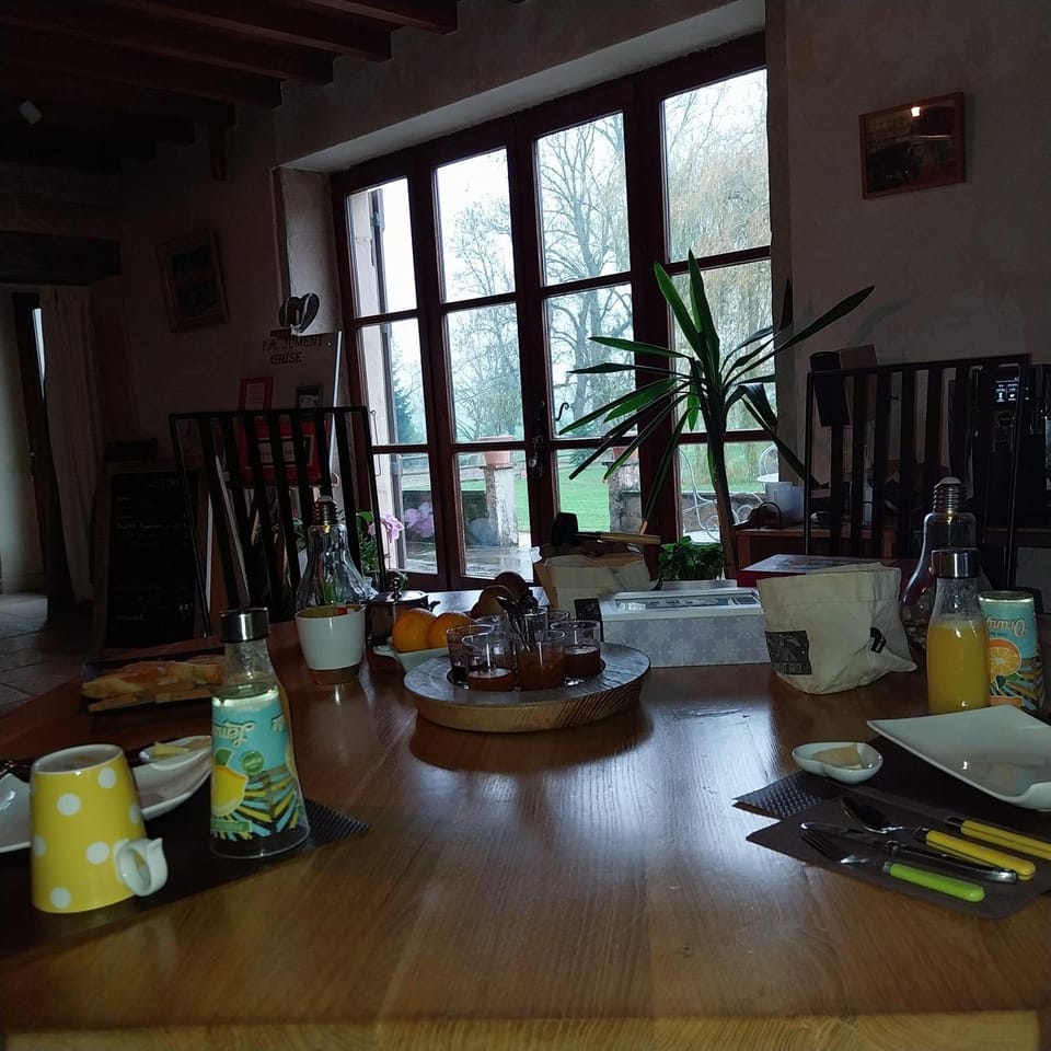 Chambre d'Hôtes Familiale la Jument Grise Bed and Breakfast in Auvergne-Rhône-Alpes