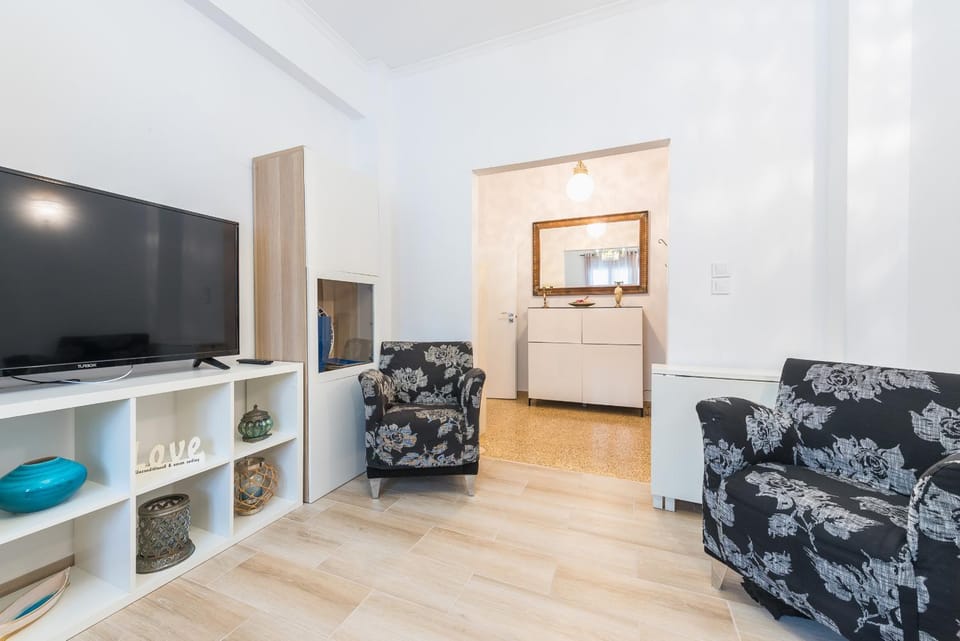 Communal lounge/ TV room, Living room