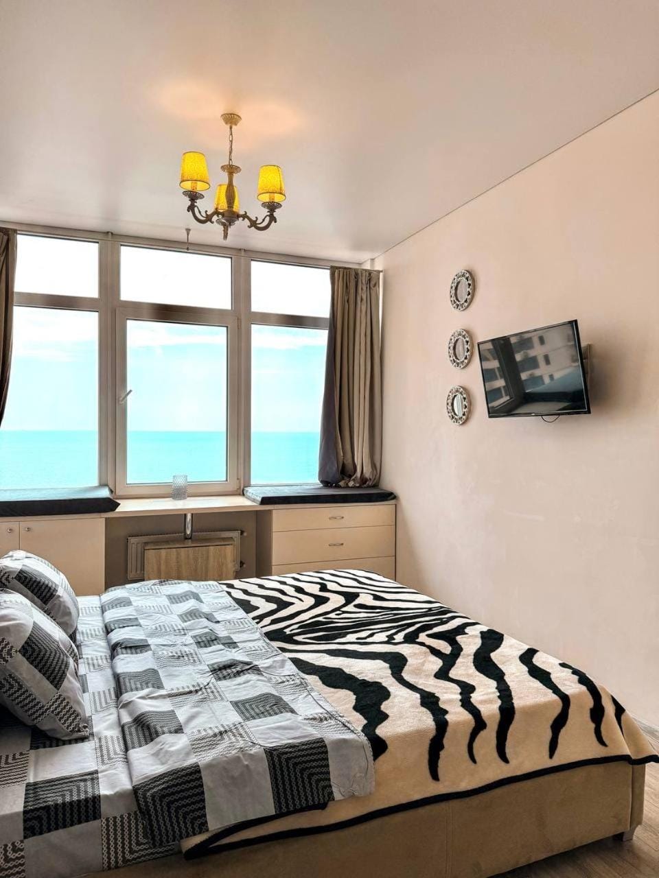 Первая линия от моря, Аркадия Apartment in Odessa