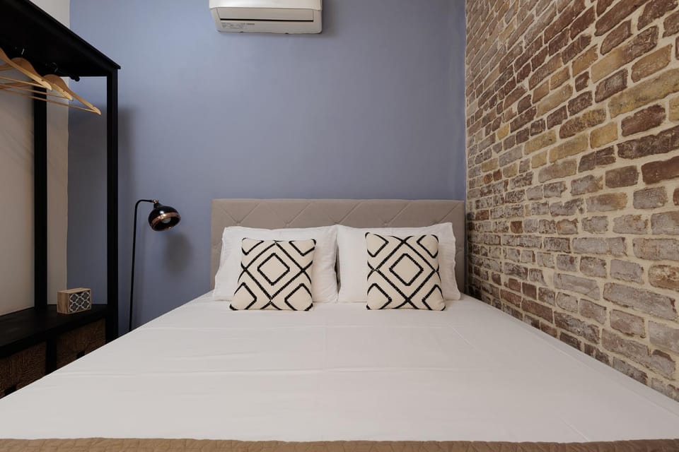 Bed, Bedroom, air conditioner