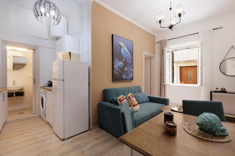 Kitchen or kitchenette, Living room, Seating area, Dining area