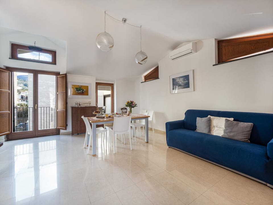 Balcony/Terrace, Living room, Seating area, Dining area, air conditioner