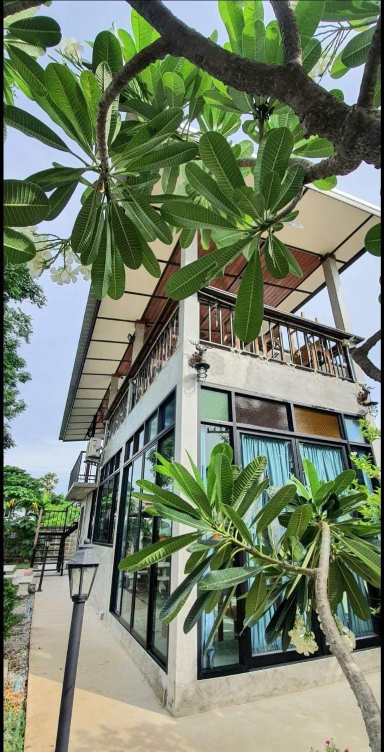 Baan Rabiangdao UthaiThani Bed and Breakfast in Thailand