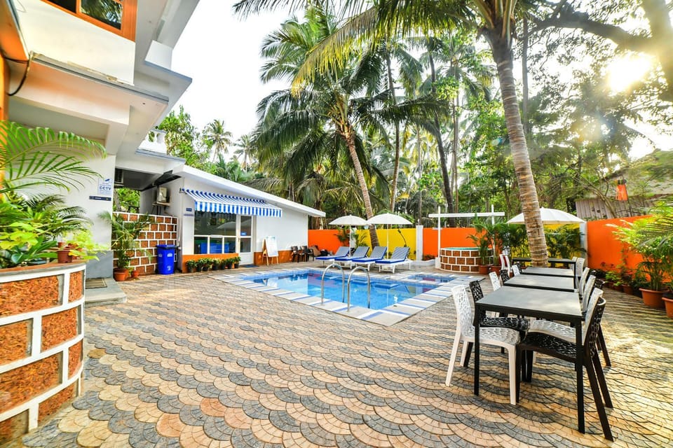 Swimming pool, Swimming pool