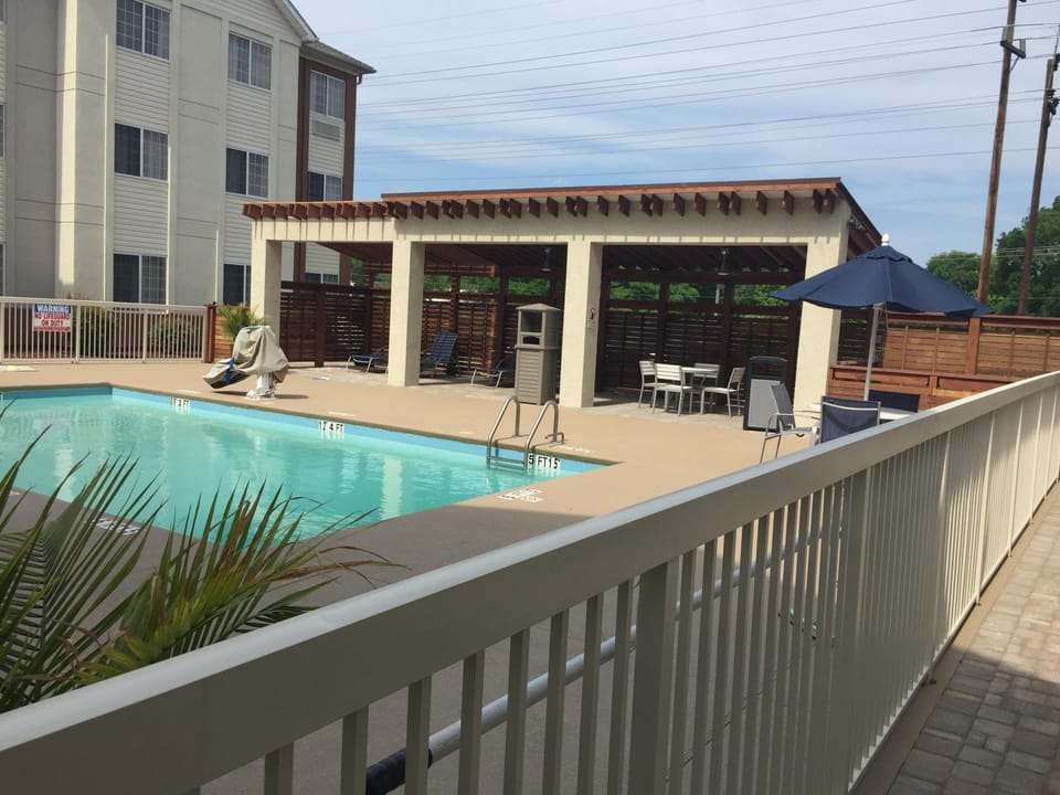 Patio, Swimming pool