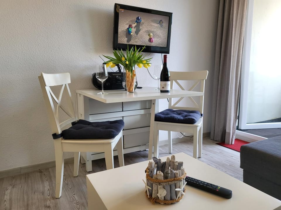 TV and multimedia, Dining area