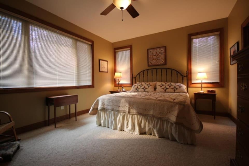 Pine Hill · Pine Hill in Sherwood Forest House in Tennessee