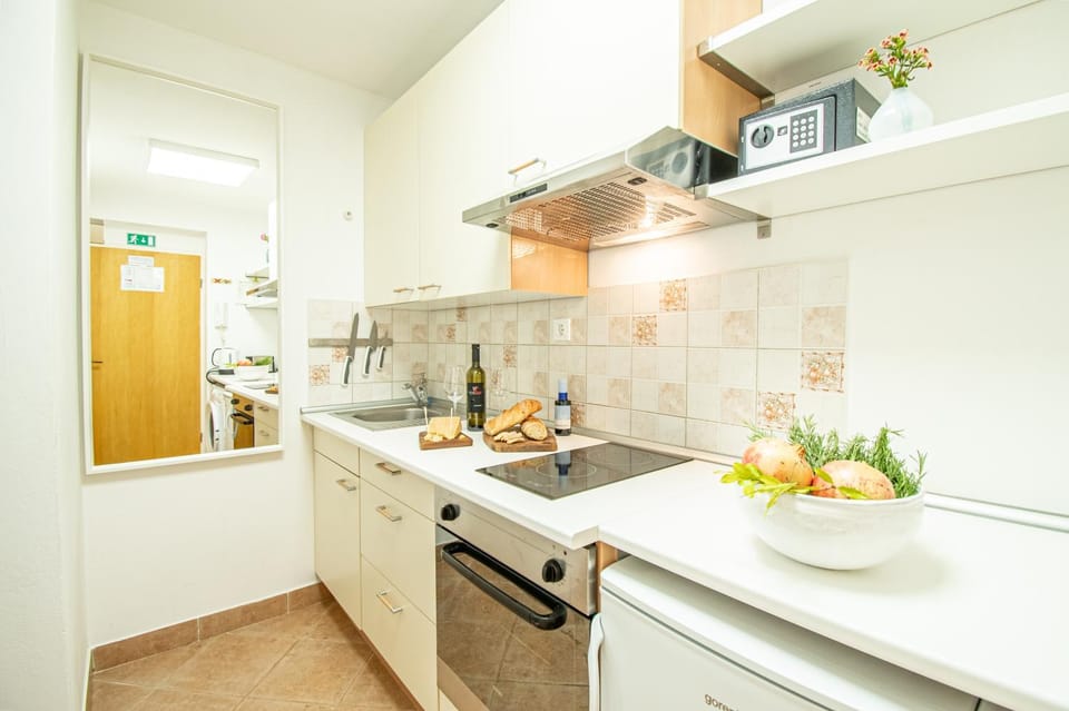 Food, Drinks, safe, stove, washing machine