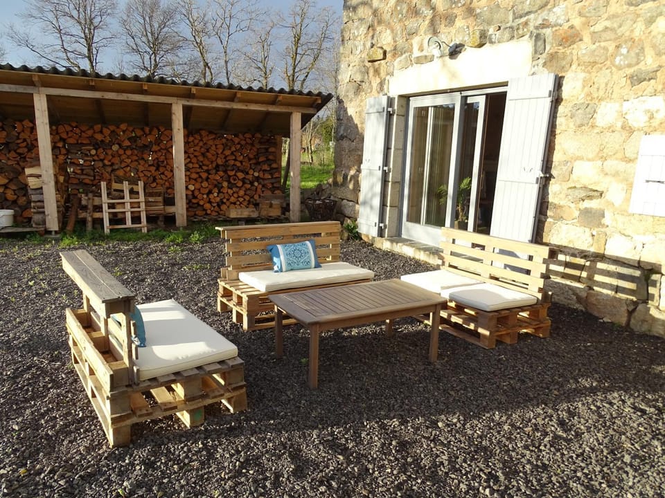 Patio, Balcony/Terrace, Internal: Not applicable to any particular room