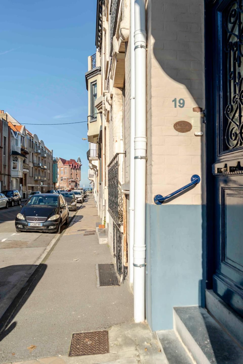 Facade/entrance, View (from property/room)
