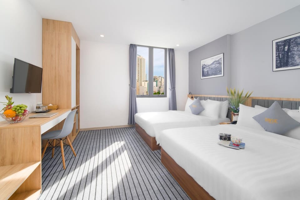 Bed, Photo of the whole room, Bedroom, City view