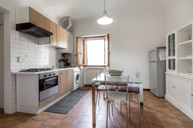 Kitchen or kitchenette, Dining area, pet friendly, stove