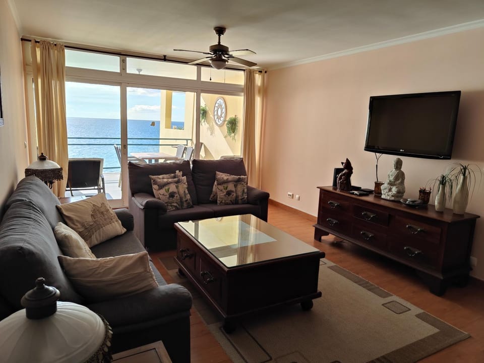 TV and multimedia, Living room, Sea view