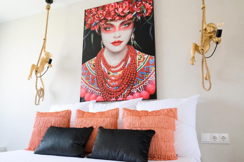 Photo of the whole room, Decorative detail, Bedroom