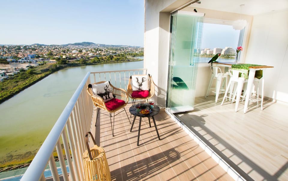 Balcony/Terrace, River view