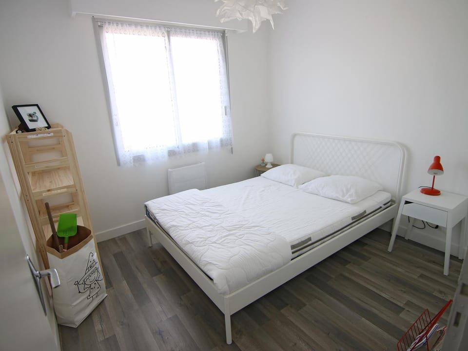 Location Vacances : Appartement 1 Chambre pour 2, proche plage à Saint Jean de Monts - FR-1-323-106 Apartment in Saint-Jean-de-Monts