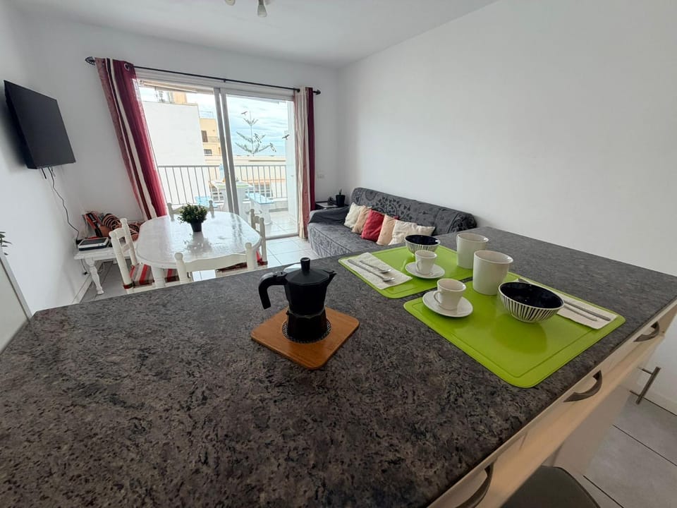 TV and multimedia, Coffee/tea facilities, Living room, internet