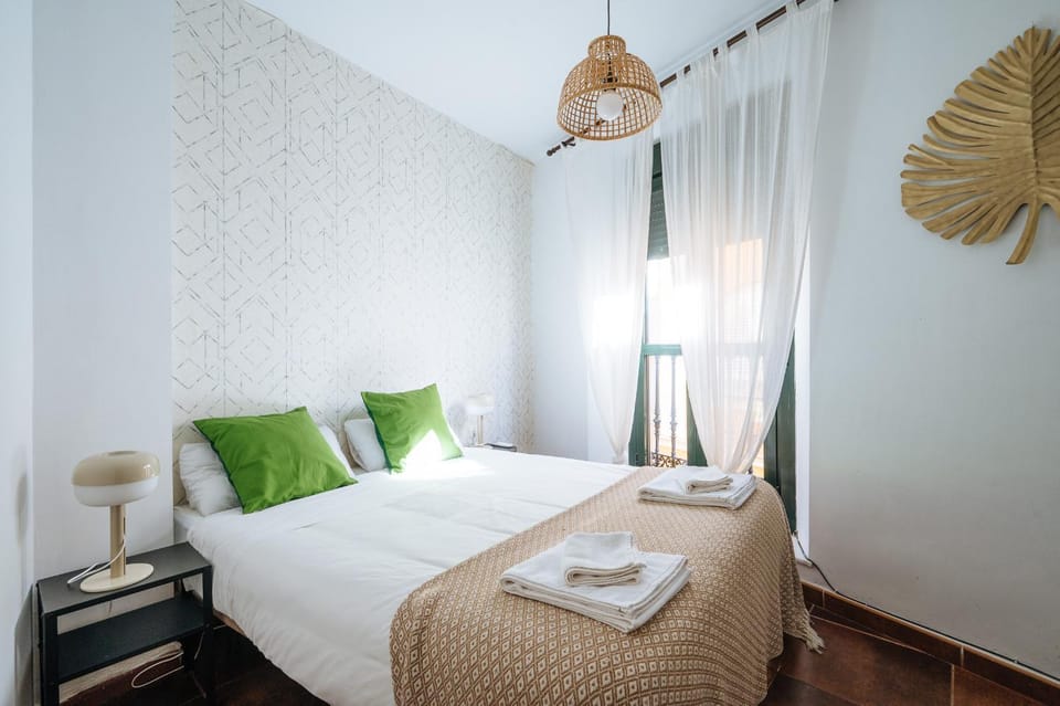 HomeySeville-Lovely Duplex at Santa Cruz 10 pax, Parking Optional Apartment in Seville
