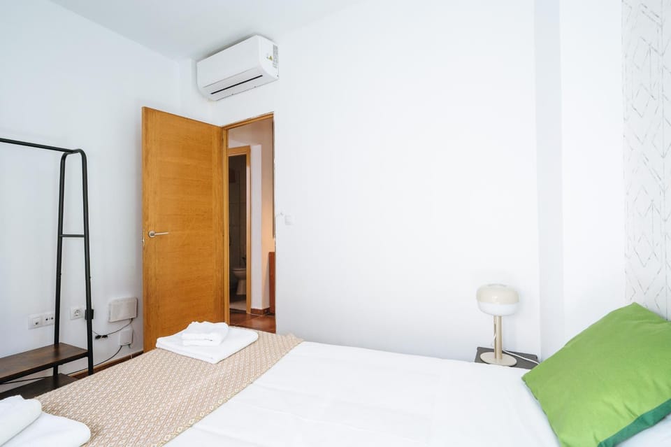 HomeySeville-Lovely Duplex at Santa Cruz 10 pax, Parking Optional Apartment in Seville