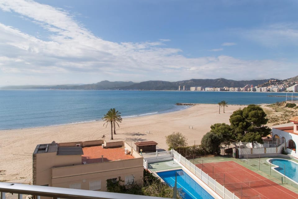 View (from property/room), Pool view, Sea view