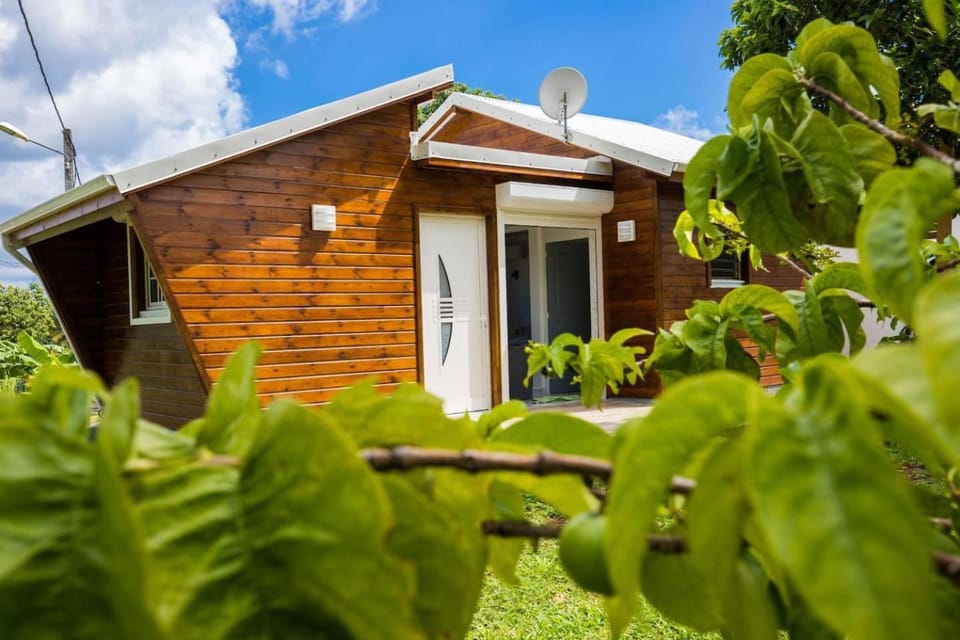 Gîte spacieux avec Jacuzzi - ****5 étoiles**** House in Leeward Islands