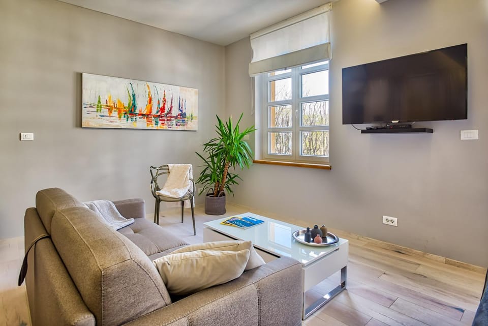 Parkside Amphitheatre Apartments with private parking Apartment in Pula