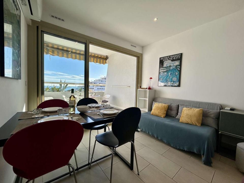 Studio moderne, 2 couchages, climatisé avec parking à Villeneuve Loubet Plage - FR-1-252A-19 Apartment in Villeneuve-Loubet