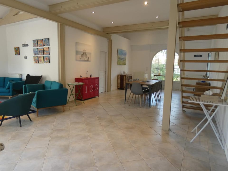 Villa moderne 4 chambres, piscine chauffée, Wi-Fi, proche plage et commerces, Arcachon - FR-1-374-147 Villa in Arcachon
