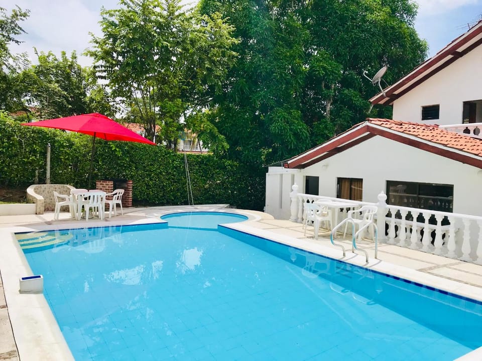 Property building, Day, Pool view, Swimming pool, Swimming pool