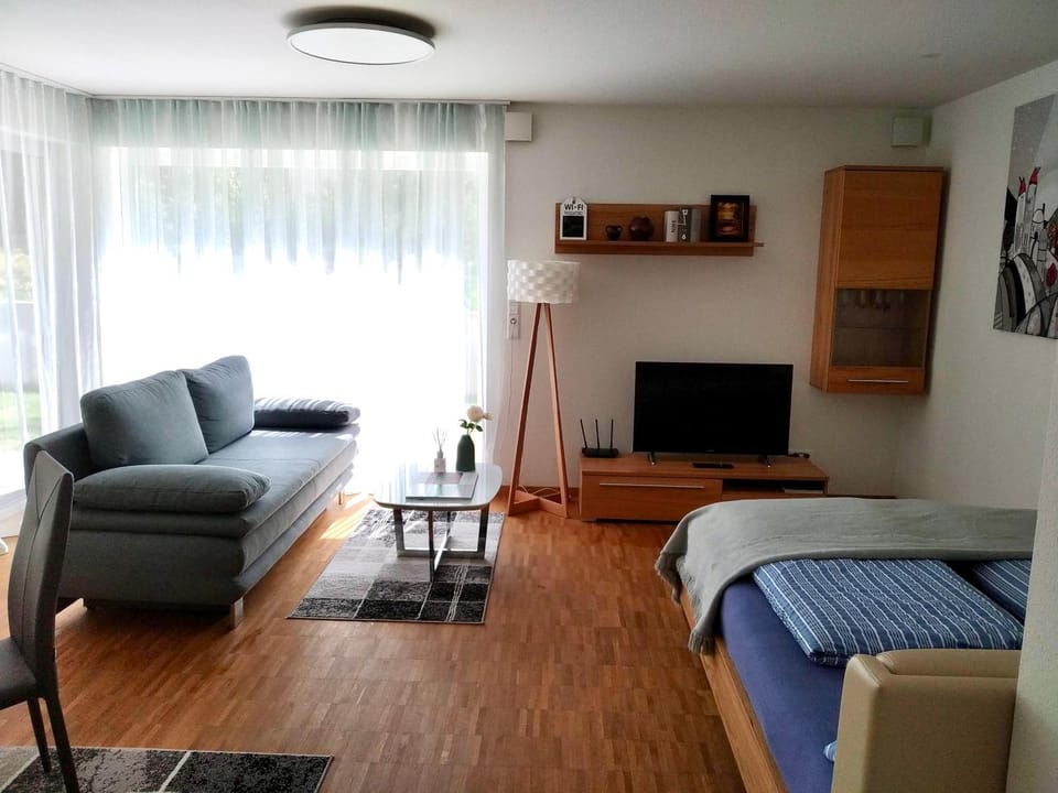 TV and multimedia, Living room, Bedroom