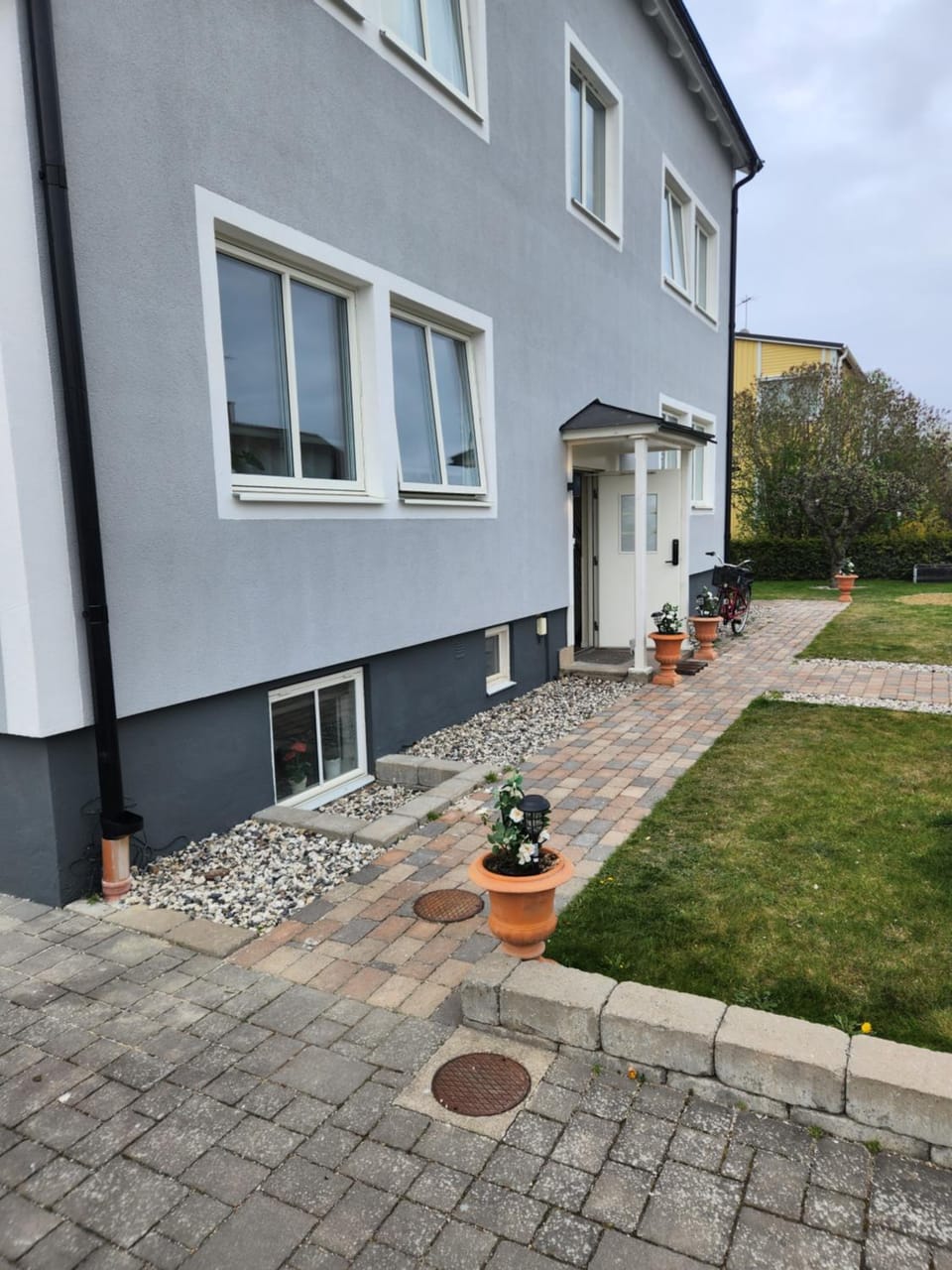 Property building, Facade/entrance