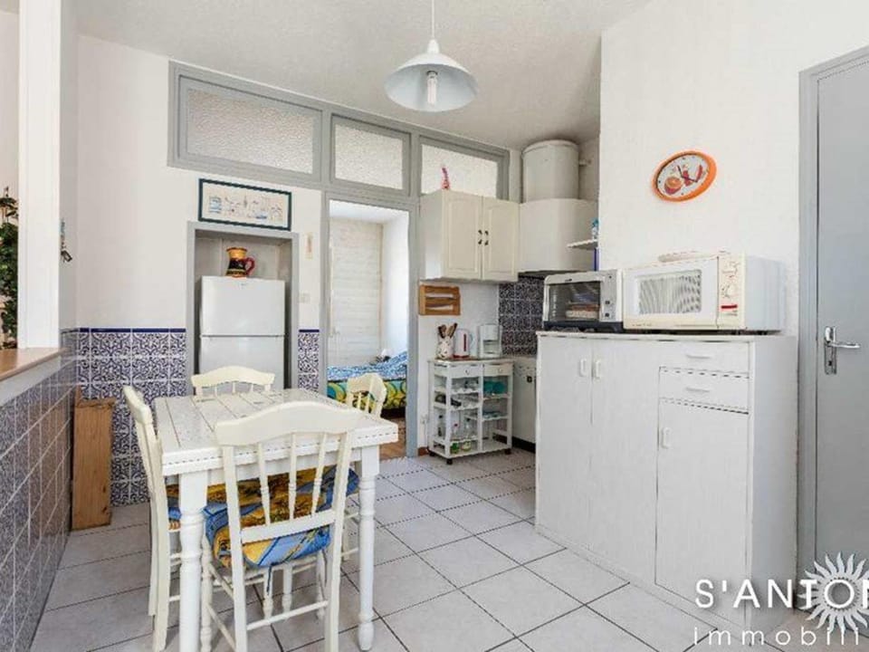 Appartement 3 pièces climatisé au 1er étage, près du marché à Marseillan-Plage - FR-1-326-659 Apartment in Marseillan