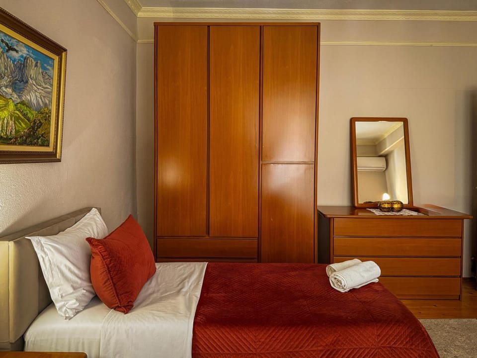 Bed, Photo of the whole room, Bedroom, towels, wardrobe