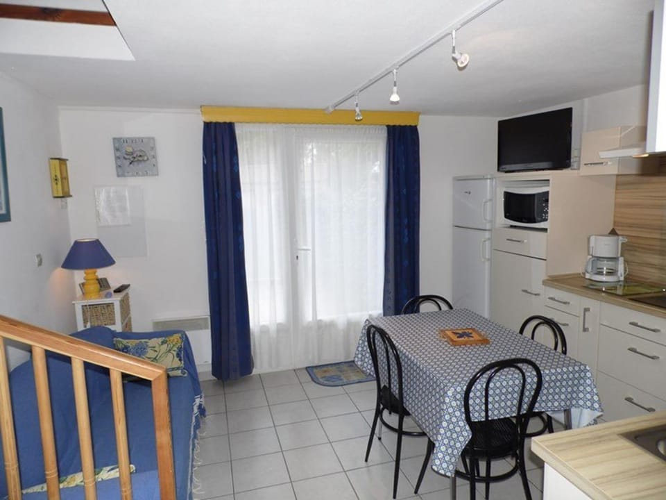 Maison avec Terrasse et Piscine, Climatisation, Parking Privé, 34340 Marseillan - FR-1-326-660 House in Marseillan