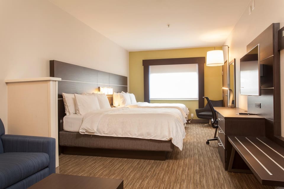  Holiday Inn Express & Suites Hotel in Agua Fria