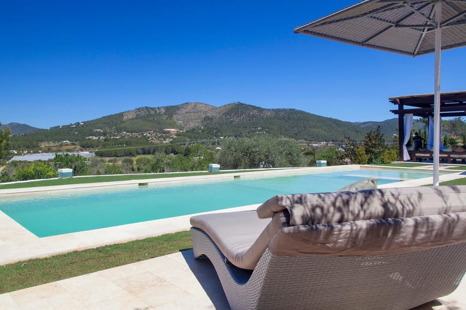 Garden view, Mountain view, Pool view