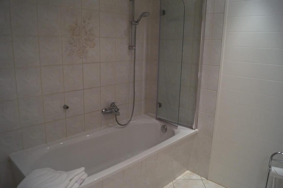 Bathroom, Bath