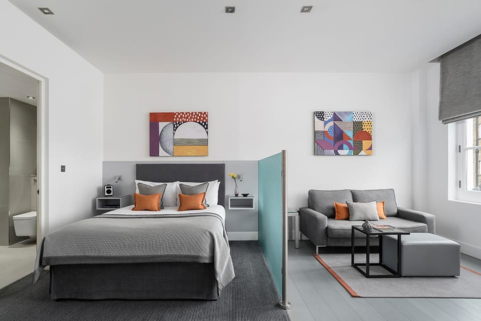 Bed, Bathroom, Photo of the whole room, Seating area, Bedroom