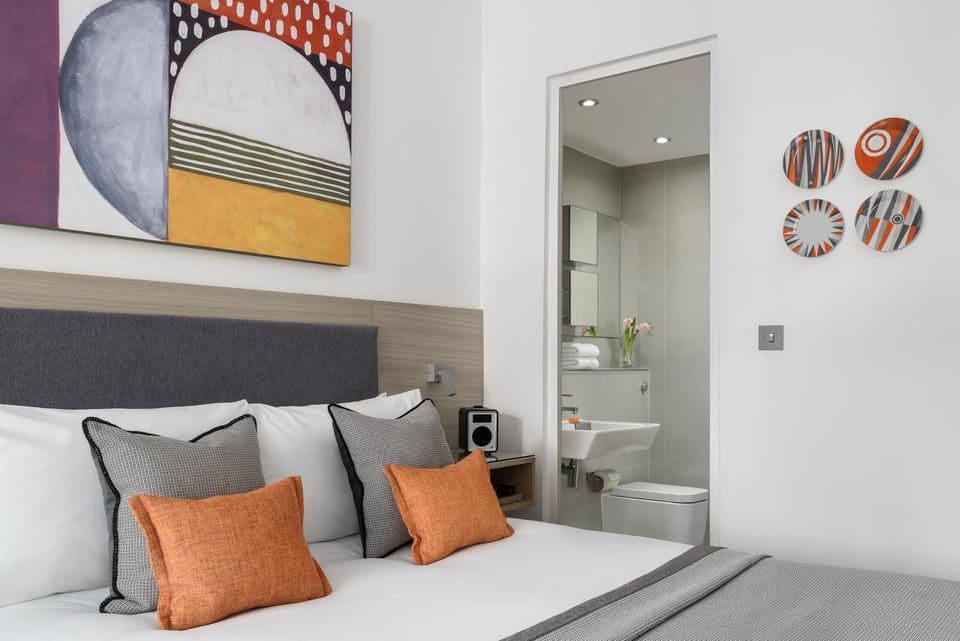 Shower, Bed, Bedroom