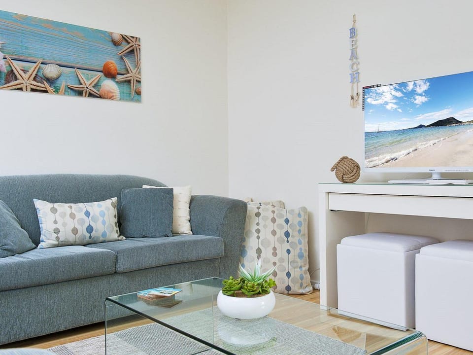 Shoal Court 2 fabulous location with water views Apartment in Shoal Bay
