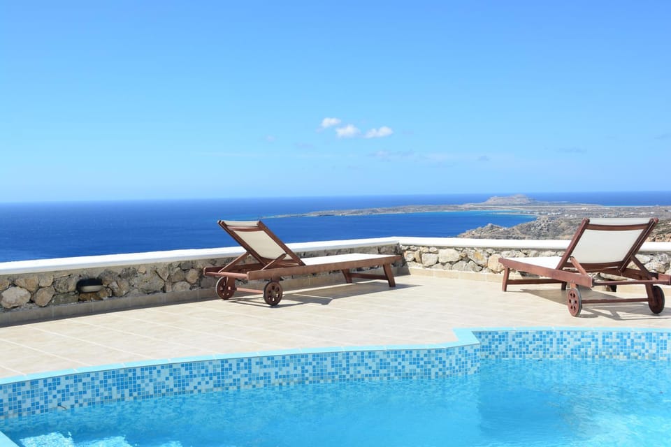 Sea view, Swimming pool, sunbed