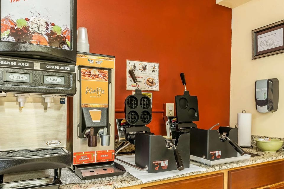 Restaurant/places to eat, Dining area, On site, Breakfast