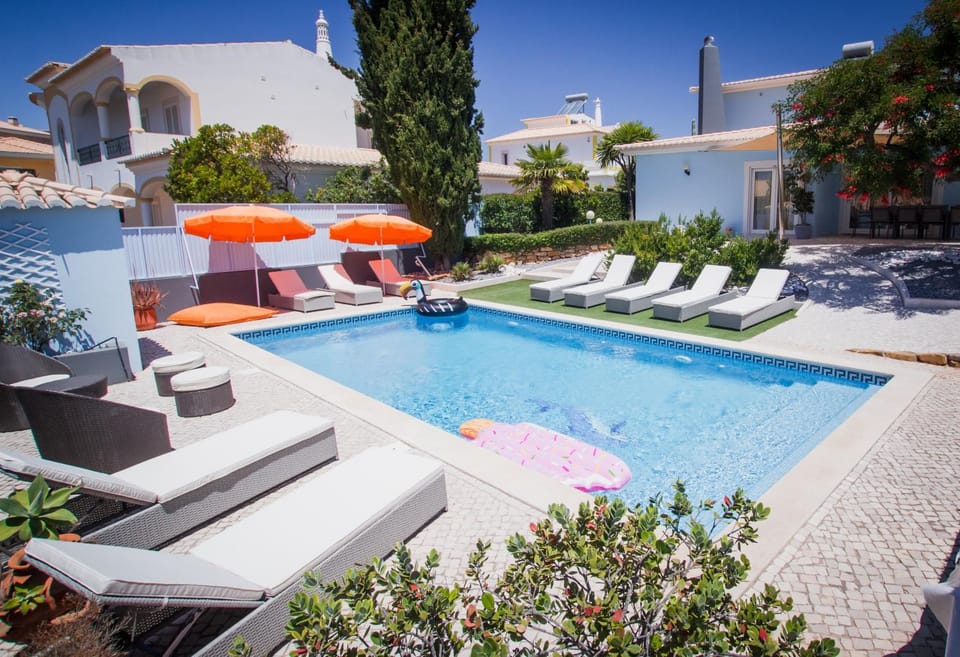 Swimming pool, Swimming pool